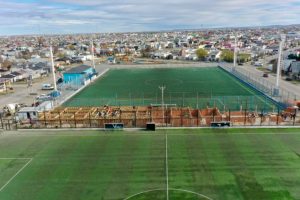 Álvarez recorrió la obra del edificio de la Asociación Independiente de Fútbol de los Barrios