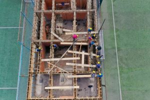 Álvarez recorrió la obra del edificio de la Asociación Independiente de Fútbol de los Barrios