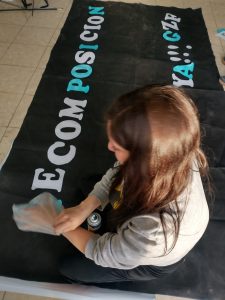 Violenta protesta: "Las banderas fueron realizadas en una Unidad Básica de Pablo González"