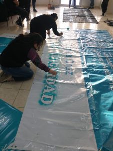 Violenta protesta: "Las banderas fueron realizadas en una Unidad Básica de Pablo González"