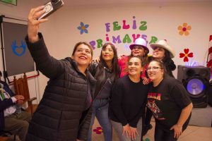 Adultos mayores celebraron la llegada de la primavera en el Centro de Día Recuerdos Compartidos