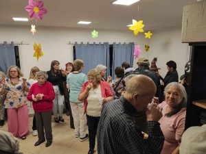 Adultos mayores celebraron la llegada de la primavera en el Centro de Día Recuerdos Compartidos