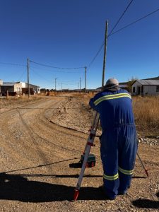 Servicios Públicos inició el relevamiento para ampliar la red cloacal en Gobernador Gregores