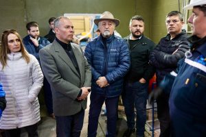 Autoridades del Gobierno Provincial encabezaron la presentación del inicio de ventas de productos de caucho reciclado