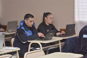 La Escuela de Formación de Agentes y Suboficiales fortalece la capacitación policial en Santa Cruz