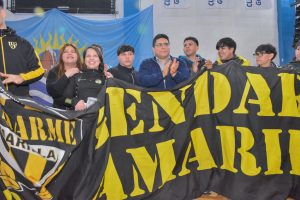 Vidal entregó aportes económicos y canchas de césped sintético a instituciones deportivas de Santa Cruz