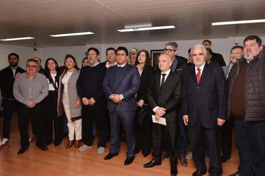 Vidal: "La justicia debe trabajar en beneficio del pueblo de Santa Cruz"