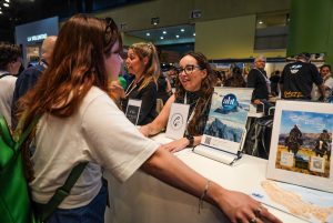 Con amplia participación, Santa Cruz vivió una intensa segunda jornada en la FIT 2025