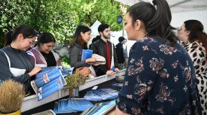 Santa Cruz participó en la Feria de las Regiones