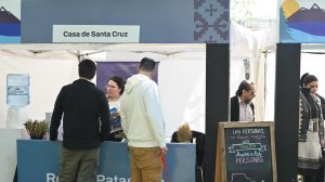 Santa Cruz participó en la Feria de las Regiones
