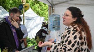 Santa Cruz participó en la Feria de las Regiones