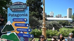 Santa Cruz participó en la Feria de las Regiones