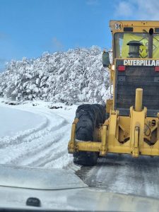 Cuenca Carbonífera: Vialidad Provincial respondió con rapidez ante la nevada y garantizó la circulación