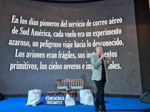 El Principito arribó al estand de Santa Cruz en la FIT