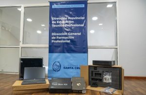 Educación impulsa un laboratorio 3D junto a la Fundación Banco Santa Cruz