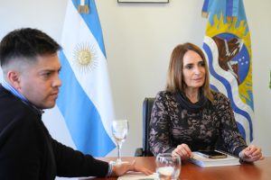 Producción se reunió con Julio Gaitán para avanzar en los preparativos de la travesía Arco de Piedra en Lago Posadas
