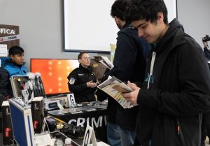 Piedra Buena: Comenzó la Expo Carreras Eligiendo mi futuro para estudiantes de Nivel Secundario