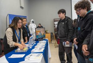 Piedra Buena: Comenzó la Expo Carreras Eligiendo mi futuro para estudiantes de Nivel Secundario
