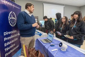 Piedra Buena: Comenzó la Expo Carreras Eligiendo mi futuro para estudiantes de Nivel Secundario