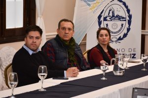 El Gobierno de Santa Cruz firmó el protocolo ambiental de la travesía “Arco de Piedra 2025”