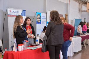 Dio inicio la Expo Carreras 2025: un abanico de oportunidades educativas para jóvenes de Santa Cruz