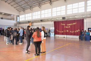 Dio inicio la Expo Carreras 2025: un abanico de oportunidades educativas para jóvenes de Santa Cruz