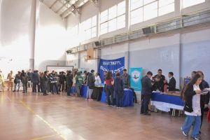 Dio inicio la Expo Carreras 2025: un abanico de oportunidades educativas para jóvenes de Santa Cruz