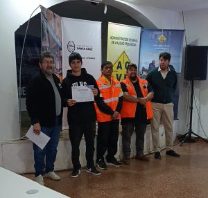 Éxito en Lago Posadas: entregaron certificados de la capacitación en maquinaria pesada