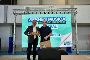 Daniel Álvarez acompañó la apertura de la Feria del Libro en Perito Moreno