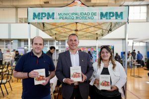 Daniel Álvarez acompañó la apertura de la Feria del Libro en Perito Moreno