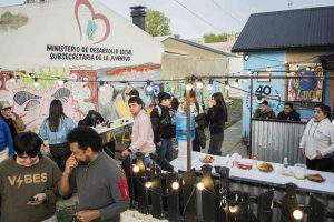 Plaza, mate y música: el Espacio de Juventudes fue escenario de una jornada de encuentro y expresión joven