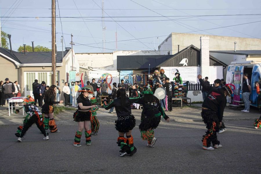 Plaza, mate y música: el Espacio de Juventudes fue escenario de una jornada de encuentro y expresión joven