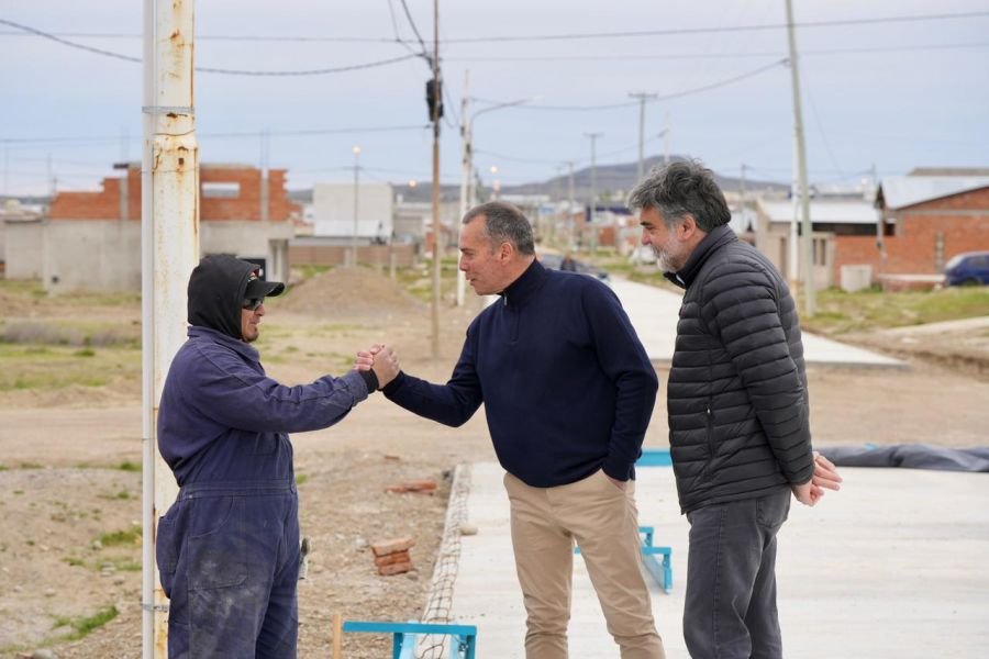 Daniel Álvarez recorrió instituciones y obras en ejecución en Puerto San Julián