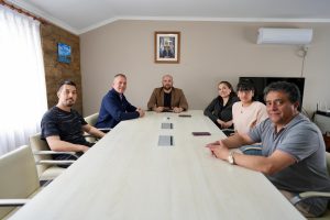 Daniel Álvarez encabezó una jornada de trabajo en Puerto Santa Cruz junto al intendente Juan Manuel Bórquez