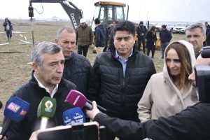 Jaime Álvarez: “Santa Cruz debe prepararse para futuros parques solares y eólicos”