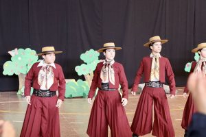 Comenzó la Expo Carreras en Caleta Olivia