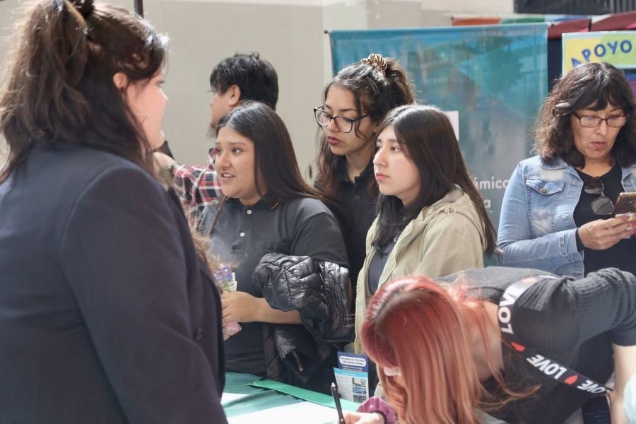 Comenzó la Expo Carreras en Caleta Olivia