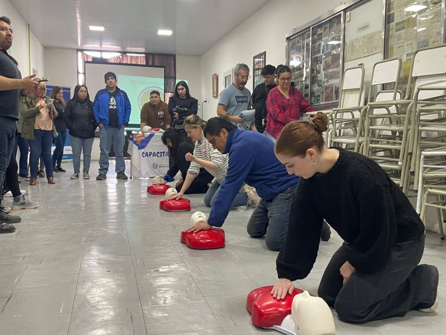 Capacitaron en primeros auxilios y RCP al personal del IDUV