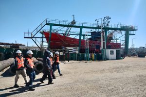 Estudiantes de Biología Marina realizan pasantías en el Puerto Caleta Paula