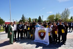 Claudio Vidal en Lago Posadas: destacó la importancia del desarrollo productivo de la localidad