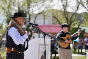 Claudio Vidal en Lago Posadas: destacó la importancia del desarrollo productivo de la localidad