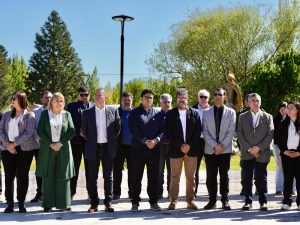 Claudio Vidal en Lago Posadas: destacó la importancia del desarrollo productivo de la localidad