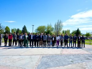 Claudio Vidal en Lago Posadas: destacó la importancia del desarrollo productivo de la localidad