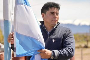 Claudio Vidal en Lago Posadas: destacó la importancia del desarrollo productivo de la localidad