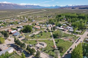 Claudio Vidal en Lago Posadas: destacó la importancia del desarrollo productivo de la localidad