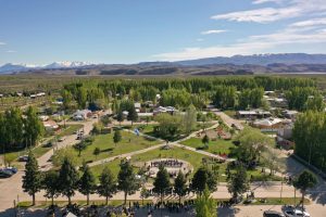 Claudio Vidal en Lago Posadas: destacó la importancia del desarrollo productivo de la localidad