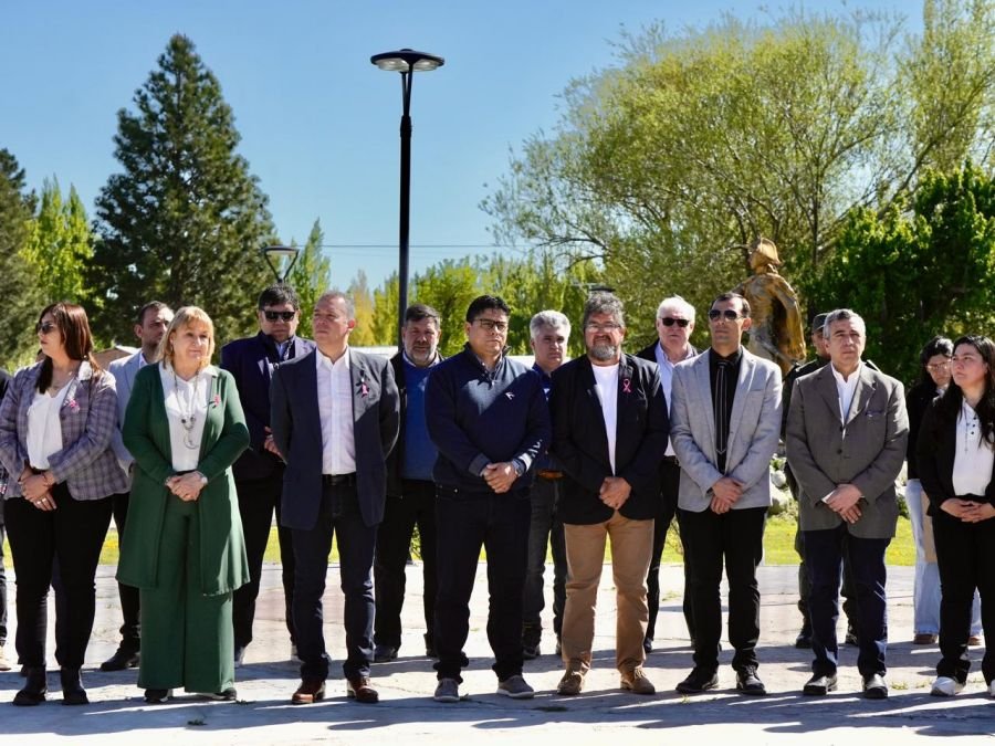 Claudio Vidal en Lago Posadas: destacó la importancia del desarrollo productivo de la localidad