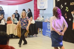 Cena show por el Mes de las Personas Mayores: fue una noche de encuentro, alegría y comunidad