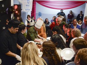 Cena show por el Mes de las Personas Mayores: fue una noche de encuentro, alegría y comunidad