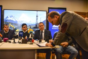 Santa Cruz realizó la apertura de sobres para 10 áreas petroleras que eran operadas por YPF